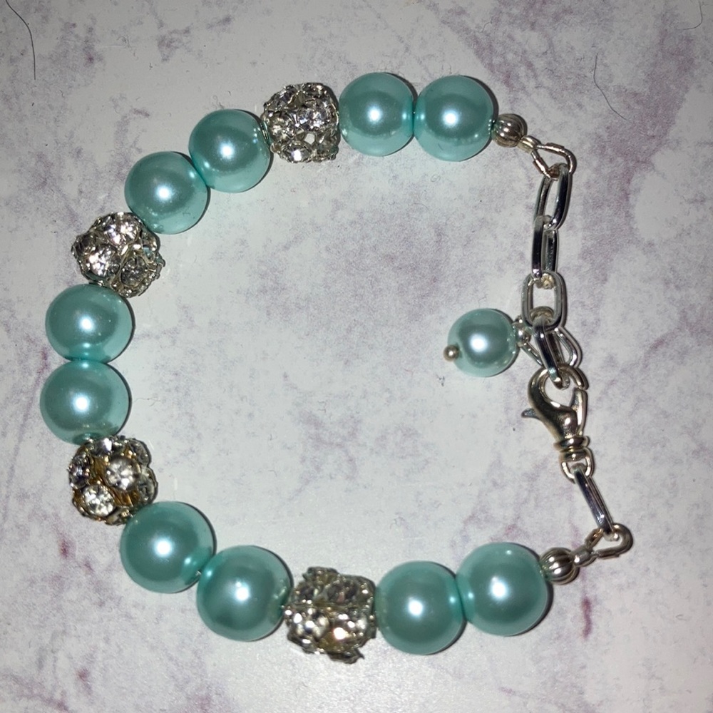 NWOT Faux Tiffany Blue Pearl Bracelet with Rhinestone accents - Picture 1 of 3
